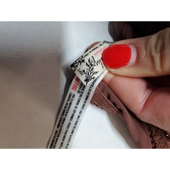 Free People Womens 34DD Lace Bra Wireless T-Strap Back Underwire Front Closure - Picture 6 of 7